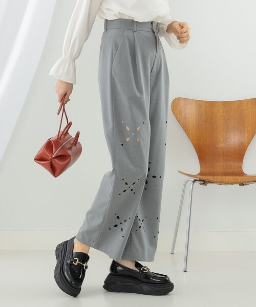 Ray BEAMS（レイビームス）の「Ray BEAMS / カットワーク パンツ（その他パンツ・レディース・グレー/ブラック・0/1）」の4枚目の写真