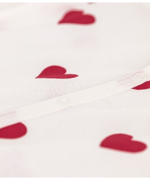 PETIT BATEAU(プチバトー)の「ハートプリントショートロンパース(ロンパース・キッズ・ホワイト×レッド・3MONTH/6MONTH/12MONTH)」の7枚目の写真