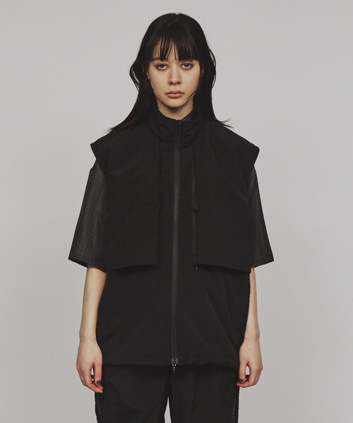 tk.TAKEO KIKUCHI（ティーケータケオキクチ）の「◆ワッシャーナイロンスタンドベスト（ベスト・レディース・ブラック/チャコールグレー・66）」の8枚目の写真