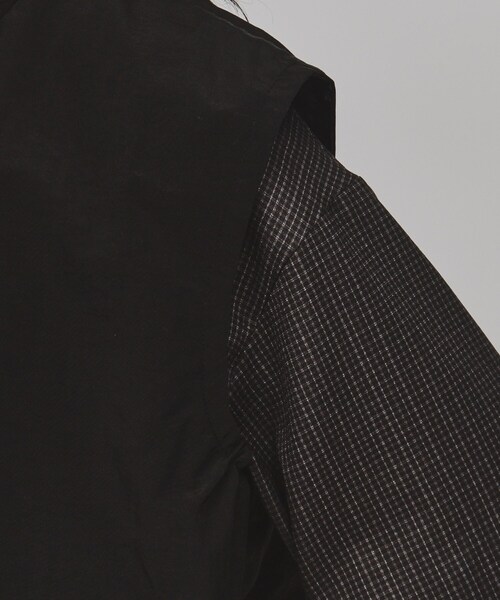 tk.TAKEO KIKUCHI（ティーケータケオキクチ）の「◆ワッシャーナイロンスタンドベスト（ベスト・レディース・ブラック/チャコールグレー・66）」の5枚目の写真