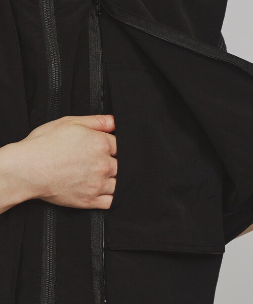 tk.TAKEO KIKUCHI（ティーケータケオキクチ）の「◆ワッシャーナイロンスタンドベスト（ベスト・レディース・ブラック/チャコールグレー・66）」の16枚目の写真