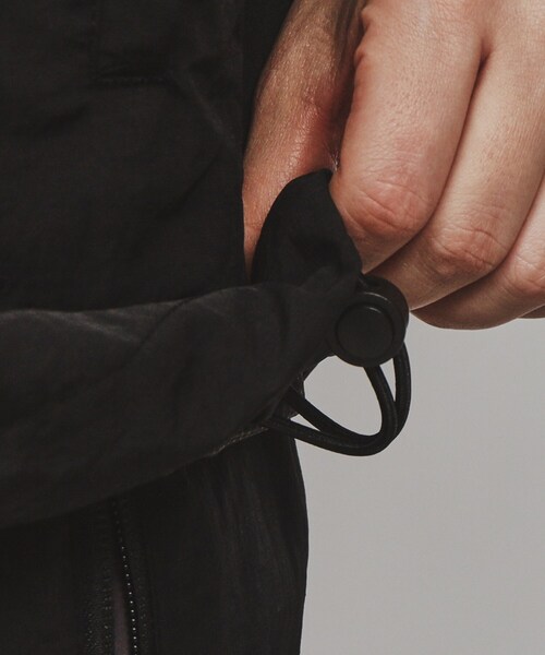 tk.TAKEO KIKUCHI（ティーケータケオキクチ）の「◆ワッシャーナイロンスタンドベスト（ベスト・レディース・ブラック/チャコールグレー・66）」の18枚目の写真