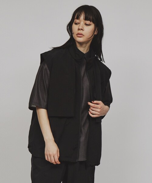 tk.TAKEO KIKUCHI（ティーケータケオキクチ）の「◆ワッシャーナイロンスタンドベスト（ベスト・レディース・ブラック/チャコールグレー・66）」の13枚目の写真