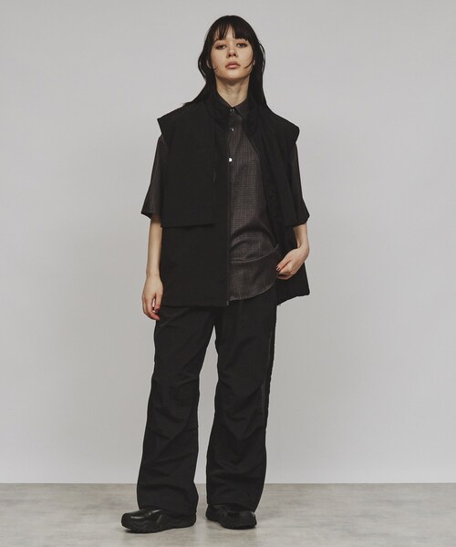 tk.TAKEO KIKUCHI（ティーケータケオキクチ）の「◆ワッシャーナイロンスタンドベスト（ベスト・レディース・ブラック/チャコールグレー・66）」の14枚目の写真