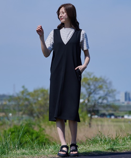 Arnold Palmer（アーノルドパーマー）の「ワッフル Vネック ジャンパースカート（ジャンパースカート・レディース・ブラック/ライトベージュ・S/M/L）」の13枚目の写真