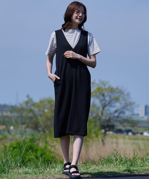 Arnold Palmer（アーノルドパーマー）の「ワッフル Vネック ジャンパースカート（ジャンパースカート・レディース・ブラック/ライトベージュ・S/M/L）」の12枚目の写真