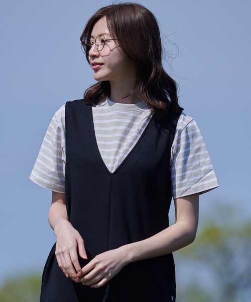 Arnold Palmer（アーノルドパーマー）の「ワッフル Vネック ジャンパースカート（ジャンパースカート・レディース・ブラック/ライトベージュ・S/M/L）」の10枚目の写真