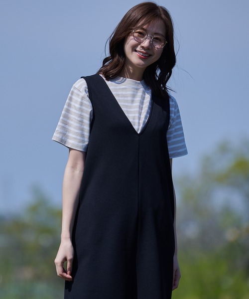 Arnold Palmer（アーノルドパーマー）の「ワッフル Vネック ジャンパースカート（ジャンパースカート・レディース・ブラック/ライトベージュ・S/M/L）」の11枚目の写真