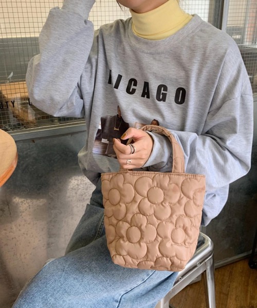 TONE SELECT GOODS（トーンセレクトグッズ）の「Liaa/フラワー キルティングミニトート A18307（トートバッグ・レディース・ブルー/ブラウン/ピンク/ホワイト/グリーン/イエロー・FREE）」の2枚目の写真