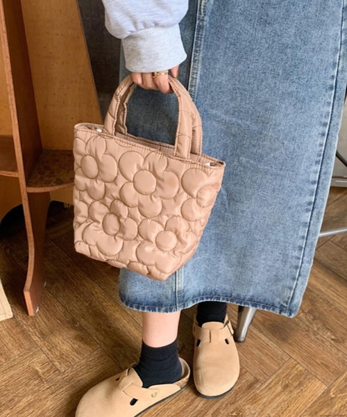 TONE SELECT GOODS（トーンセレクトグッズ）の「Liaa/フラワー キルティングミニトート A18307（トートバッグ・レディース・ブルー/ブラウン/ピンク/ホワイト/グリーン/イエロー・FREE）」の8枚目の写真