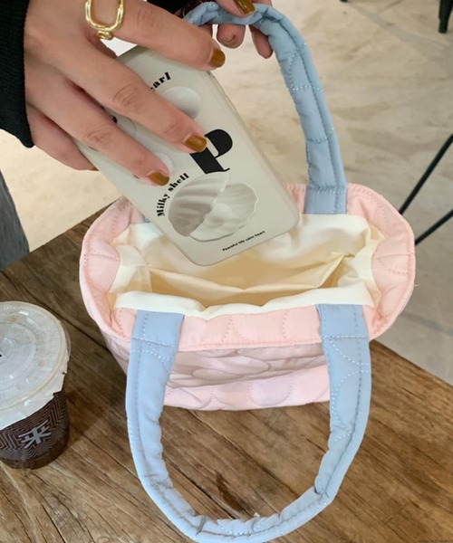 TONE SELECT GOODS（トーンセレクトグッズ）の「Liaa/フラワー キルティングミニトート A18307（トートバッグ・レディース・ブルー/ブラウン/ピンク/ホワイト/グリーン/イエロー・FREE）」の15枚目の写真