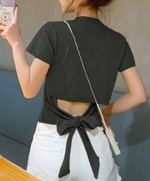 さりげない肌見せがかわいい。ウエスト見せ バックリボン Tシャツ