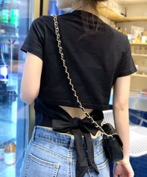 さりげない肌見せがかわいい。ウエスト見せ バックリボン Tシャツ