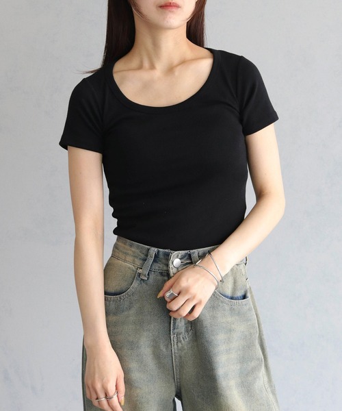cheriella(シェリエラ)の「【cheriella】UネックベーシックTシャツ(Tシャツ/カットソー・レディース・アイボリー/ブラック/ライトカーキ・FREE)」の14枚目の写真