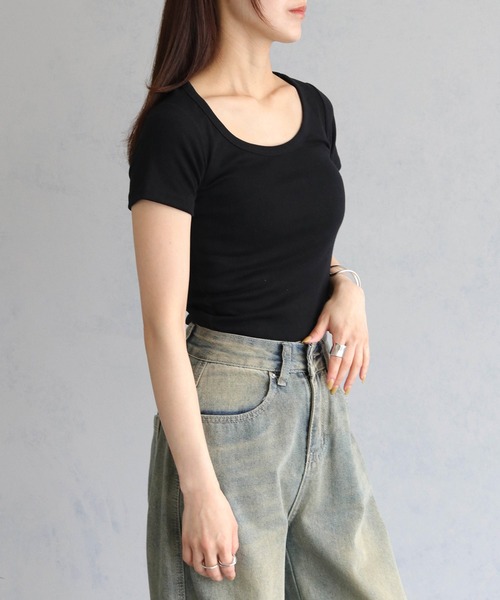 cheriella(シェリエラ)の「【cheriella】UネックベーシックTシャツ(Tシャツ/カットソー・レディース・アイボリー/ブラック/ライトカーキ・FREE)」の16枚目の写真