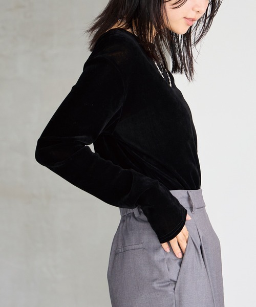 LAVEANGE(ラビアンジェ)の「フロッキーベロアプルオーバー(Tシャツ/カットソー・レディース・ブラック/グレイッシュベージュ/カーキ/アイボリー/ピンク/ブラウン・LL/3L/4L/M/5L)」の9枚目の写真