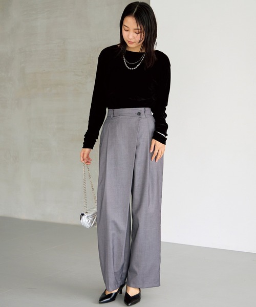 LAVEANGE(ラビアンジェ)の「フロッキーベロアプルオーバー(Tシャツ/カットソー・レディース・ブラック/グレイッシュベージュ/カーキ/アイボリー/ピンク/ブラウン・LL/3L/4L/M/5L)」の7枚目の写真