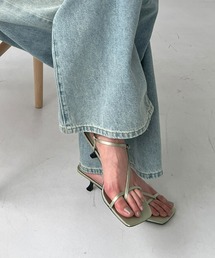 シャイニーストラップサンダル