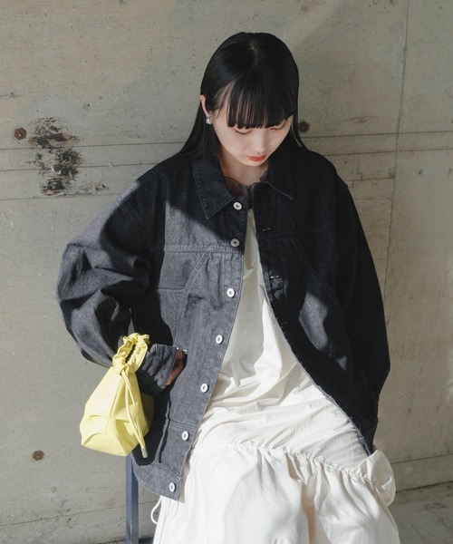 Kastane(カスタネ)の「【WEB限定/2サイズ展開】オーバーデニムジャケット(デニムジャケット・レディース・ブラック・M/L)」の4枚目の写真