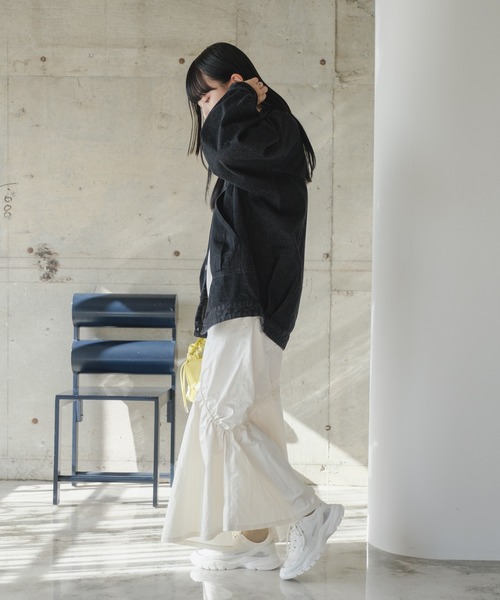 Kastane(カスタネ)の「【WEB限定/2サイズ展開】オーバーデニムジャケット(デニムジャケット・レディース・ブラック・M/L)」の11枚目の写真