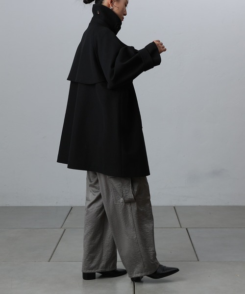 COLONY 2139(コロニートゥーワンスリーナイン)の「ラグランスリーブフレアコート(その他アウター・レディース・ブラウン/チャコールグレー/ブラック・FREE)」の9枚目の写真