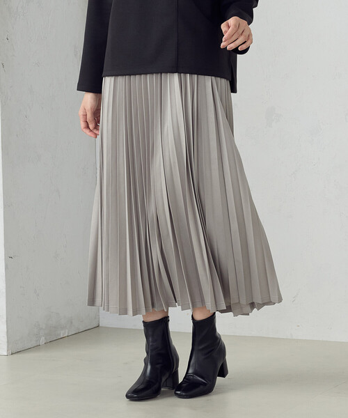 COMME CA ISM（コムサイズム）の「レザー調ジャージー　アコーディオンプリーツスカート（スカート・レディース・カーキ/ブラック/ライトグレー・LARGE/MEDIUM/SMALL）」の3枚目の写真