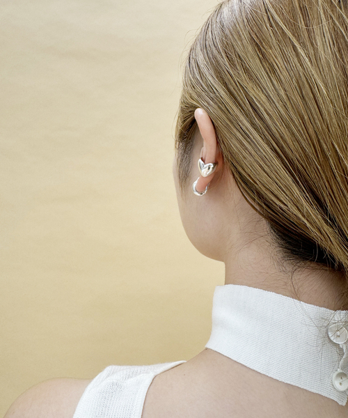 ANNIKA INEZ（アニカイネズ）の「【ANNIKA INEZ/アニカイネズ】Heart Earcuff（イヤーカフ・レディース・シルバー・FREE）」の3枚目の写真
