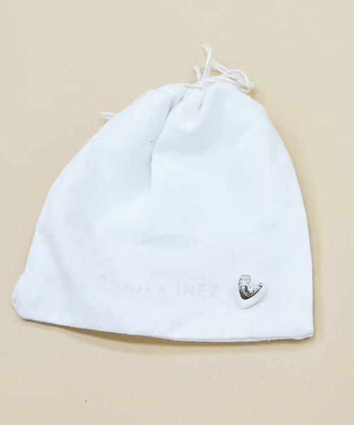 ANNIKA INEZ（アニカイネズ）の「【ANNIKA INEZ/アニカイネズ】Heart Earcuff（イヤーカフ・レディース・シルバー・FREE）」の4枚目の写真