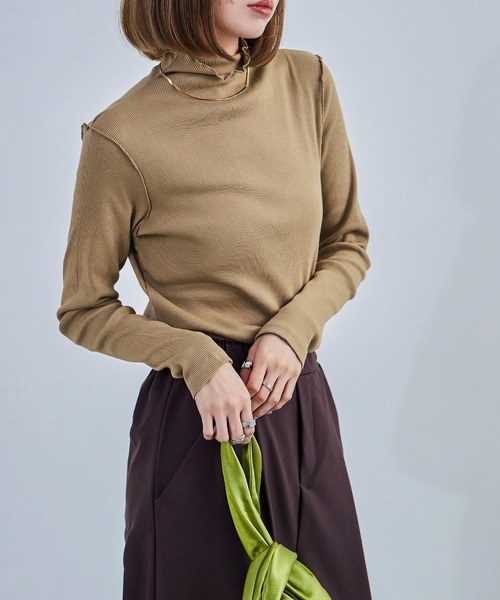 Fashion Letter(ファッションレター)の「【M-4L】ハイネックメローリブカットソー 長袖 ロングスリーブ きれいめ(Tシャツ/カットソー・レディース・ブラック/ベージュ/オフホワイト・M/4L/3L/LL/L)」の3枚目の写真