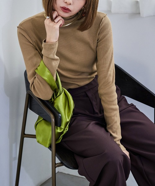 Fashion Letter(ファッションレター)の「【M-4L】ハイネックメローリブカットソー 長袖 ロングスリーブ きれいめ(Tシャツ/カットソー・レディース・ブラック/ベージュ/オフホワイト・M/4L/3L/LL/L)」の14枚目の写真