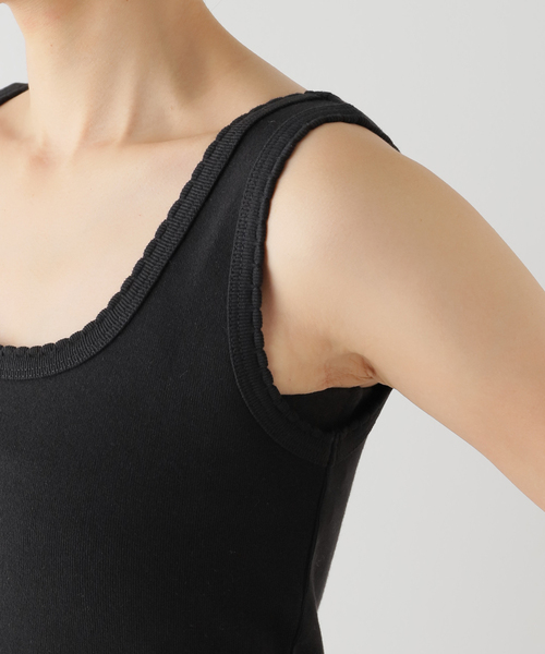 Spick & Span(スピックアンドスパン)の「Uネックノースリーブ(タンクトップ・レディース・ベージュ/ブラック・FREE)」の8枚目の写真