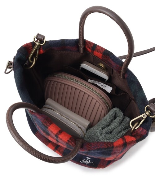 Dessin（デッサン）の「◆2WAYチェックドロストリングトート（ショルダーバッグ・レディース・チャコールグレー/ブラック系4/ブラック系1/レッド系6・00）」の9枚目の写真