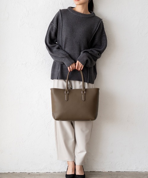Felisi フェリージ トートバック チャコールグレー 美品 Felisi フェリージ クロコ型押し トートバッグ A4サイズ可