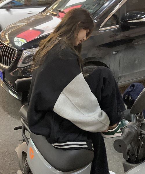 Teem Store(チームストア)の「裏起毛オーバーサイズスウェットスタジャン(スタジャン・レディース・ブラック/ブラウン・F)」の9枚目の写真