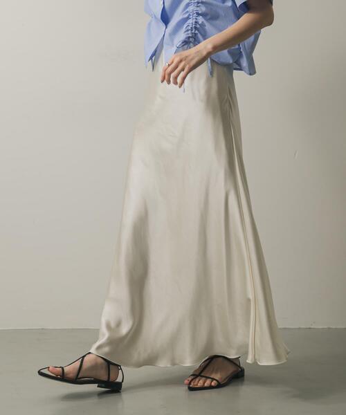 SENSE OF PLACE by URBAN RESEARCH(センスオブプレイスバイアーバンリサーチ)の「『一部WEB限定カラー』ナローサテンスカート(スカート・レディース・ブラック/アイボリー/チャコールグレー/シルバー/イエロー・SMALL/MEDIUM/TALL)」の7枚目の写真