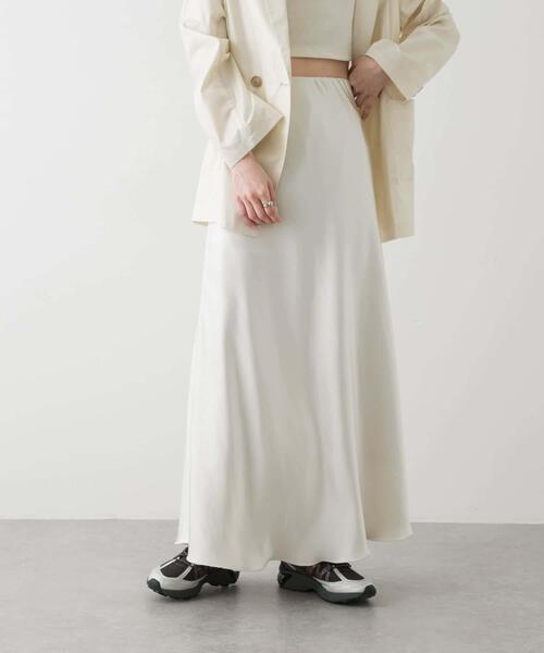 SENSE OF PLACE by URBAN RESEARCH(センスオブプレイスバイアーバンリサーチ)の「『一部WEB限定カラー』ナローサテンスカート(スカート・レディース・ブラック/アイボリー/チャコールグレー/シルバー/イエロー・SMALL/MEDIUM/TALL)」の10枚目の写真