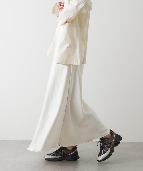 SENSE OF PLACE by URBAN RESEARCH(センスオブプレイスバイアーバンリサーチ)の「『一部WEB限定カラー』ナローサテンスカート(スカート・レディース・ブラック/アイボリー/チャコールグレー/シルバー/イエロー・SMALL/MEDIUM/TALL)」の11枚目の写真