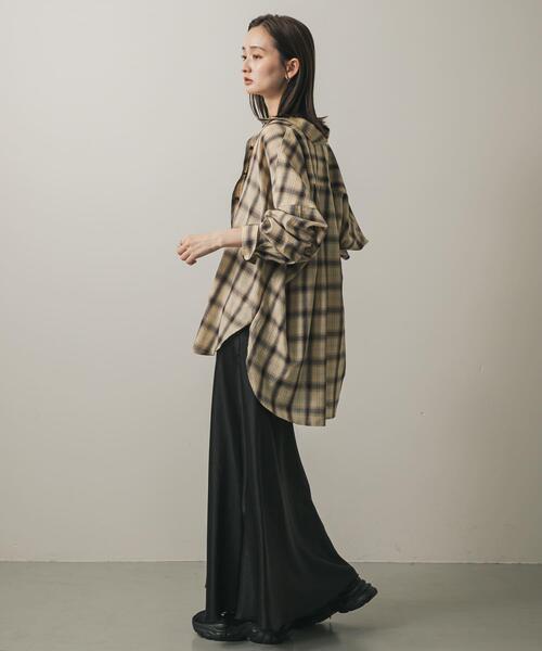 SENSE OF PLACE by URBAN RESEARCH(センスオブプレイスバイアーバンリサーチ)の「『一部WEB限定カラー』ナローサテンスカート(スカート・レディース・ブラック/アイボリー/チャコールグレー/シルバー/イエロー・SMALL/MEDIUM/TALL)」の17枚目の写真