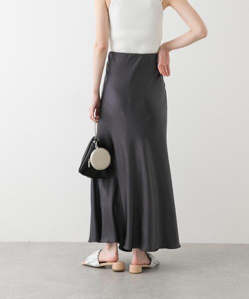 SENSE OF PLACE by URBAN RESEARCH（センスオブプレイスバイアーバンリサーチ）の「『一部WEB限定カラー』ナローサテンスカート（スカート・レディース・ブラック/アイボリー/チャコールグレー/シルバー/イエロー・SMALL/MEDIUM/TALL）」の18枚目の写真