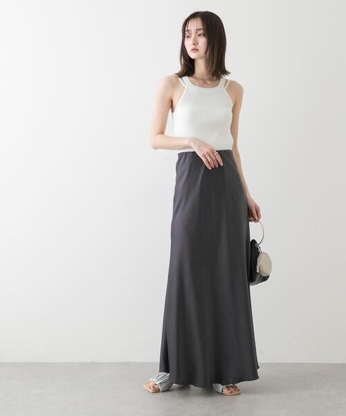 SENSE OF PLACE by URBAN RESEARCH（センスオブプレイスバイアーバンリサーチ）の「『一部WEB限定カラー』ナローサテンスカート（スカート・レディース・ブラック/アイボリー/チャコールグレー/シルバー/イエロー・SMALL/MEDIUM/TALL）」の21枚目の写真