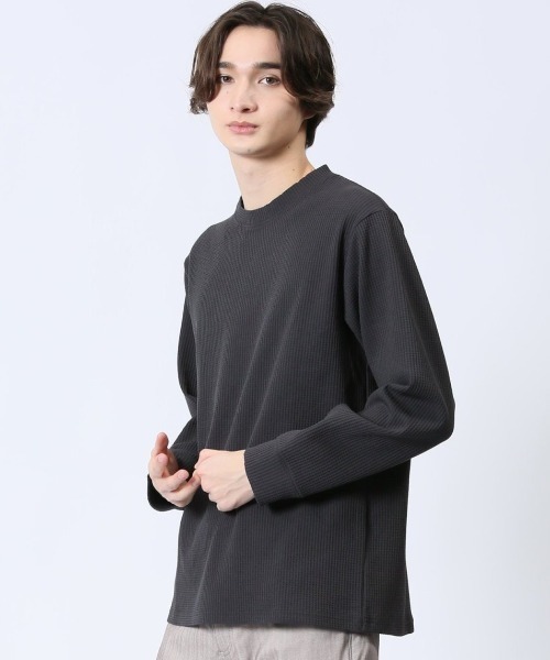 m.f.editorial(エムエフエディトリアル)の「【ストレッチ 吸水速乾 UVカット アンチピリング】m.f.エディトリアル メンズ テックワッフル クルーネック 長袖 Tシャツ(Tシャツ/カットソー・メンズ・ブラック/ホワイト/ベージュ/ネイビー・MEDIUM/LARGE/X-LARGE)」の1枚目の写真