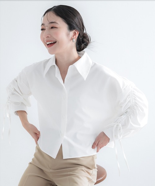coca(coca)(コカ)の「袖シャーリングクロップドブラウス(シャツ/ブラウス・レディース・ライトブルー/ホワイト・L/M)」の2枚目の写真