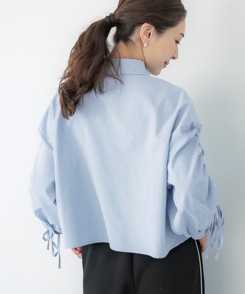 coca(coca)(コカ)の「袖シャーリングクロップドブラウス(シャツ/ブラウス・レディース・ライトブルー/ホワイト・L/M)」の10枚目の写真