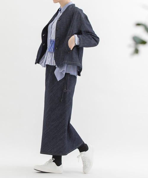 nop de nod(ノップドゥノッド)の「コットンリネンエルボーロゴ刺繍ノーカラージャケット(ノーカラージャケット・レディース・ブラック/インディゴブルー/キナリ・M)」の7枚目の写真