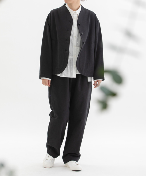 nop de nod(ノップドゥノッド)の「コットンリネンエルボーロゴ刺繍ノーカラージャケット(ノーカラージャケット・レディース・ブラック/インディゴブルー/キナリ・M)」の21枚目の写真