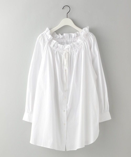 e/rm（イーアールエム）の「オフショルフリル2WAYブラウス（シャツ/ブラウス・レディース・ライトブルー/オフホワイト/ネイビー・FREE）」の2枚目の写真