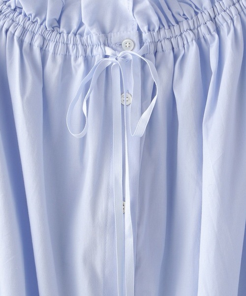 e/rm（イーアールエム）の「オフショルフリル2WAYブラウス（シャツ/ブラウス・レディース・ライトブルー/オフホワイト/ネイビー・FREE）」の20枚目の写真