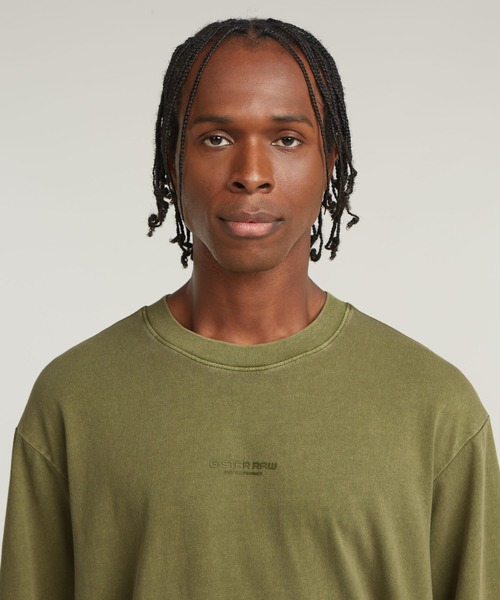 G-STAR(ジースター)の「OVERDYED CENTER CHEST BOXY T-SHIRT/オーバーダイオーバーサイズロゴTシャツ(Tシャツ/カットソー・メンズ・ダークブラック/ブルー系その他/グリーン系その他・X-SMALL/X-LARGE/LARGE/MEDIUM/SMALL)」の6枚目の写真