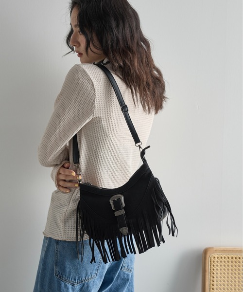 THE YOn（ザヨン）の「フェイクスエードウエスタンバックルフリンジショルダーバッグ（ショルダーバッグ・レディース・ブラウン/ベージュ/ブラック・FREE）」の21枚目の写真
