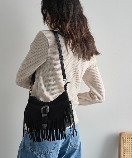 THE YOn（ザヨン）の「フェイクスエードウエスタンバックルフリンジショルダーバッグ（ショルダーバッグ・レディース・ブラウン/ベージュ/ブラック・FREE）」の17枚目の写真